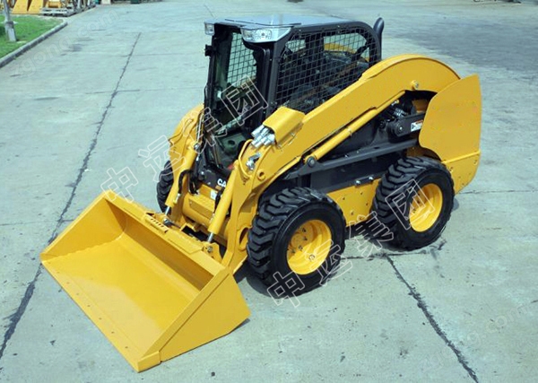 滑移式裝載機(jī)