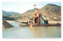 湖面挖沙吸铁船